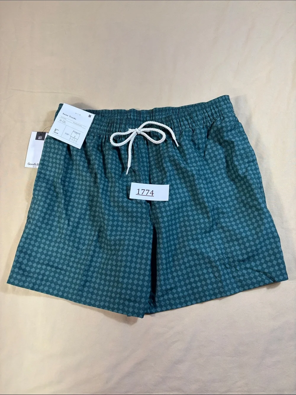 Goodfellow & Co NWT Men's Green Diamond Checkered 5